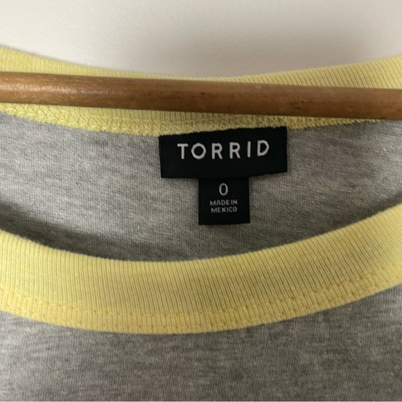 [Torrid] Women's Gray, White & Yellow Short Sleeve Baseball Style T-shirt - Picture 3 of 5